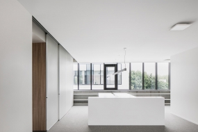 律师办公室简约装修图