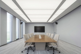 红蓝色调办公装修图