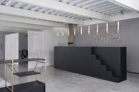 财务公司办公室装修小面积图