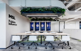 无吊顶办公区装修图片