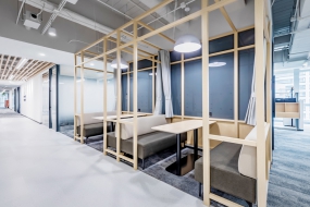 北上广简约大气的办公装修图