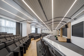 小型跃层办公室装修图