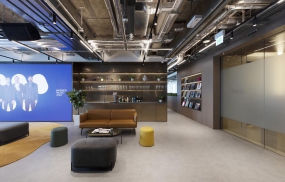 小面积办公室装修平面图