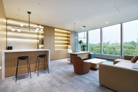 办公室白色系风格装修图