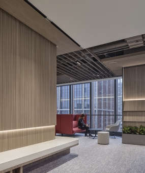 黑白灰轻奢高级装修办公室