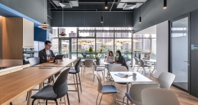 毛胚办公室装修效果图