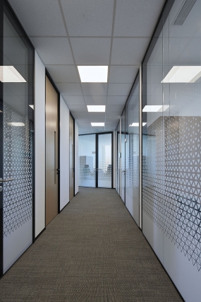 办公室年轻化装修风格图