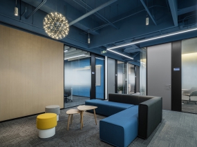 水泥色办公室装修风格图