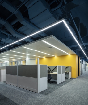 挑空办公大厅装修图