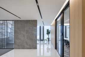 老总办公室装修风格玻璃隔墙