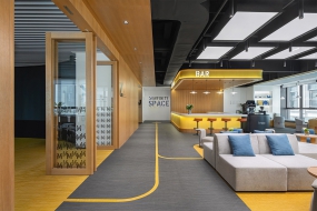 500平小型办公室装修图