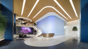 富有科技感的办公室装修图