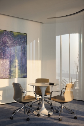 装修大气的办公室图片