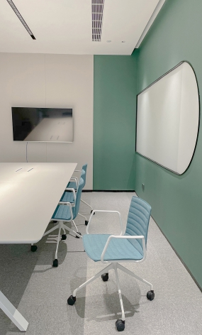 极简办公室装修照片