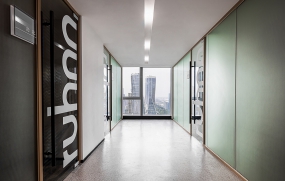 企业老板办公室的装修格局图