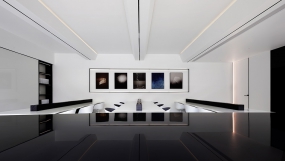 办公室黑白灰装修风格现代简约图