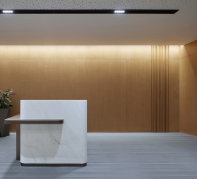 小型办公室装修吊顶实景图