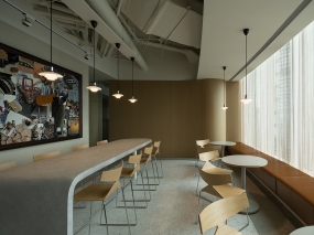 年轻活力办公室装修图