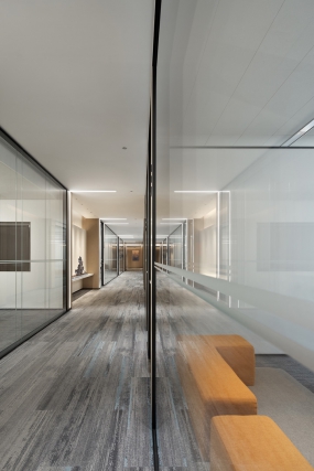 4.5米挑高办公室装修