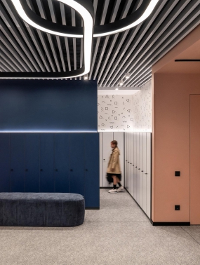 年轻的办公室装修风格图