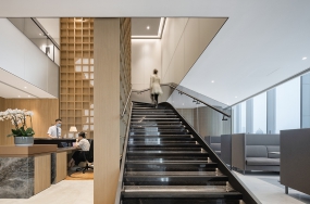 现代风格董事长办公室装修图