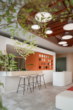 办公室极简大气上档次装修图