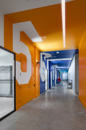 小型办公场地装修图