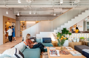 装修科技感办公室风格图