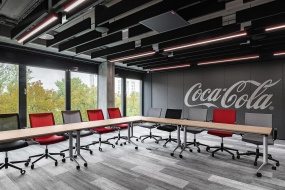 高级感风格办公空间装修图