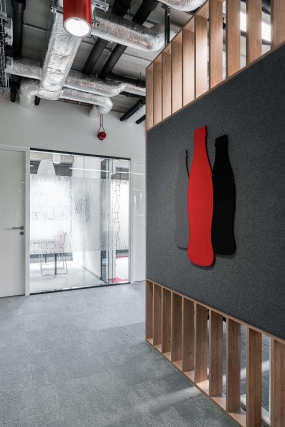 多媒体空间办公室装修效果