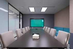 上海大型办公室装修风格图