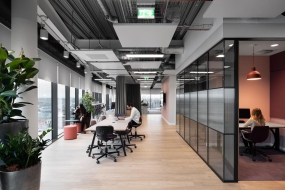 投资型公司办公楼装修效果