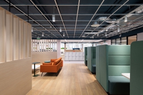 办公室玻璃隔断装修设计图