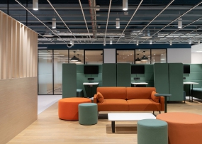 南京高档办公室装修空间图片