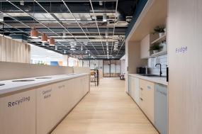 办公室装修风格白色图片