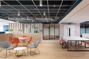 办公空间装修工装风格图