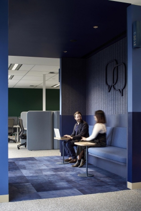 监控公司办公室装修效果图