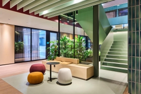 长方形空间办公室装修实景