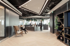 现代风格小型办公室装修实景效果