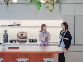 黑色吊顶办公室装修效果图