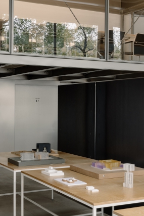 简单的办公楼装修实景图