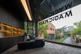 办公楼挑空装修风格效果图