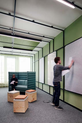 简易风办公装修上海风格图