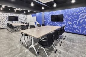 采用开放式设计办公空间