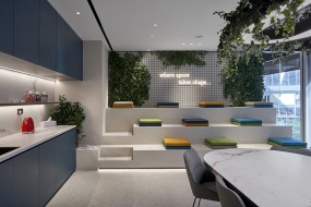 孵化器办公场地设计装修图