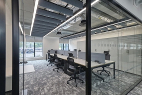 商务风格办公室装修设计效果