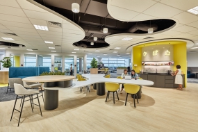 绿色风办公室设计装修图